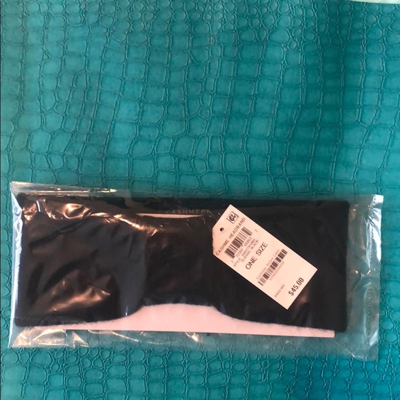 Black Charter Club Cashmere  Earwarmer Headband - Picture 7 of 7